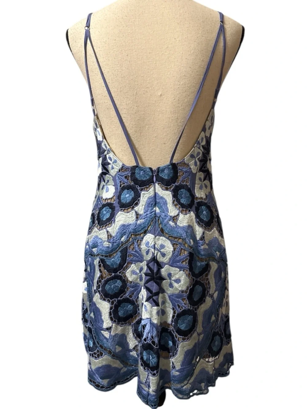 RARE Free People Bali Electric Muse Crochet Embroidered Mini Dress in Blue Sz 4 - Picture 6 of 12